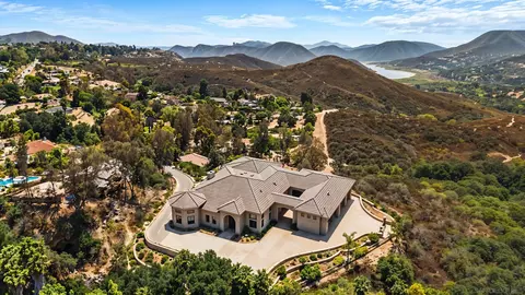 1974 Quail Glen Rd #238-440-73-00, Escondido, CA 92029