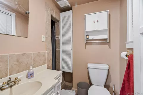 Bath - 307 E Washington Ave, El Cajon, CA 92020 photo 1 of 4