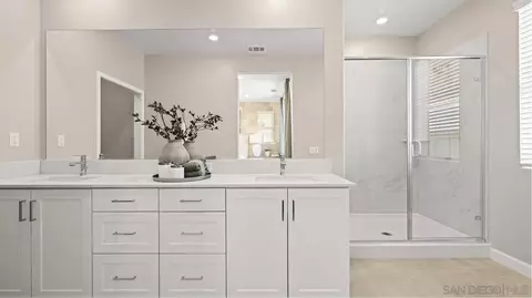 Bath - 1881 Christiana Ct, Ramona, CA 92065 photo 2 of 4