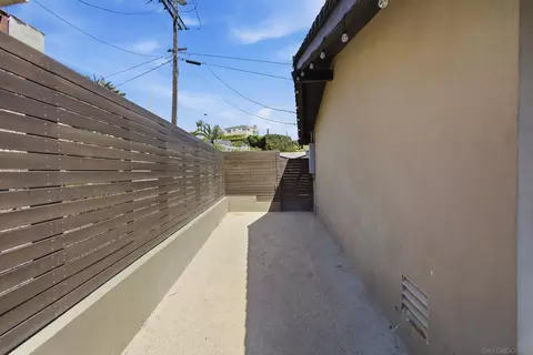 Exterior - 1044 Avenida Amantea, La Jolla, CA 92037 photo 11 of 17