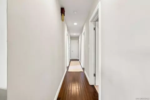 Entry Way - 1044 Avenida Amantea, La Jolla, CA 92037 photo 1 of 1