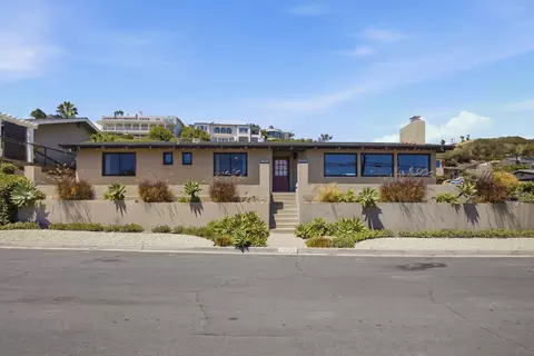Exterior - 1044 Avenida Amantea, La Jolla, CA 92037 photo 3 of 17