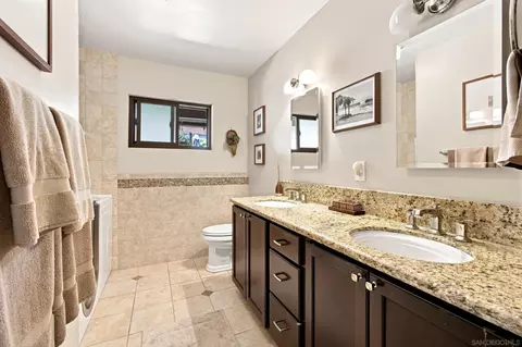 Bath - 1044 Avenida Amantea, La Jolla, CA 92037 photo 3 of 5