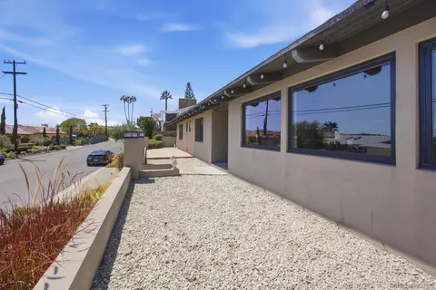 Exterior - 1044 Avenida Amantea, La Jolla, CA 92037 photo 13 of 17