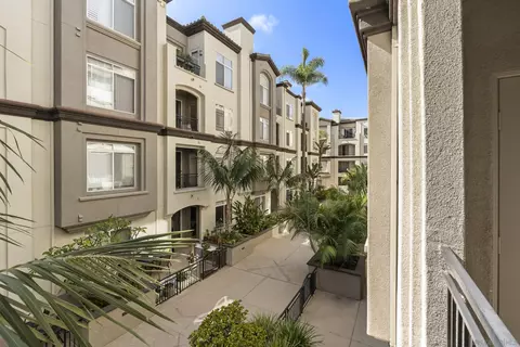 Exterior - 9263 Regents Rd #B204, La Jolla, CA 92037 photo 4 of 4