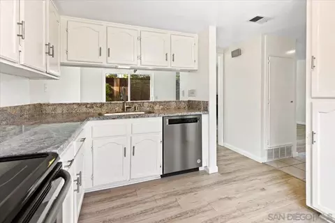 Kitchen - 140 El Norte Pkwy #3, Escondido, CA 92026 photo 1 of 7