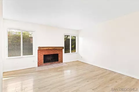 Living - 140 El Norte Pkwy #3, Escondido, CA 92026 photo 4 of 6