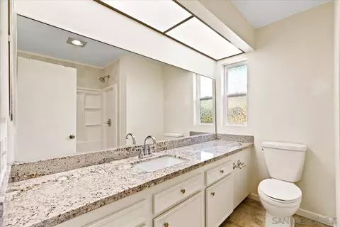 Bath - 140 El Norte Pkwy #3, Escondido, CA 92026 photo 2 of 5