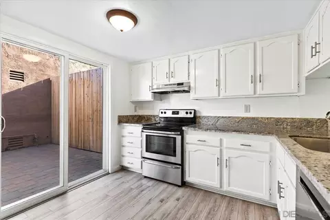 Kitchen - 140 El Norte Pkwy #3, Escondido, CA 92026 photo 5 of 7