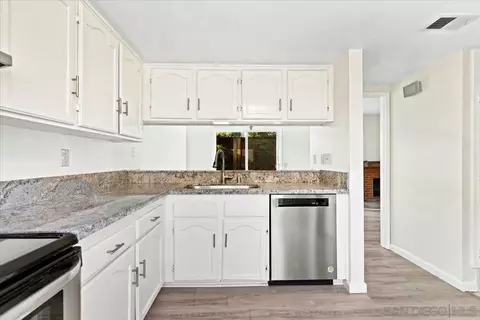Kitchen - 140 El Norte Pkwy #3, Escondido, CA 92026 photo 2 of 7