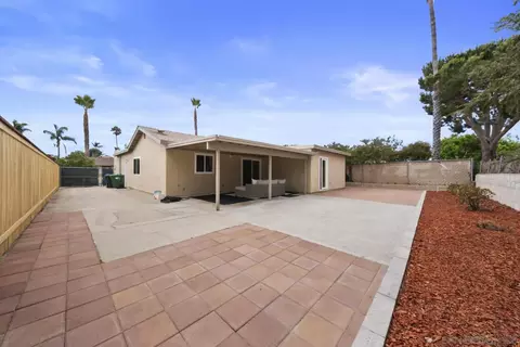 Exterior - 4105 Alana Cir, Oceanside, CA 92056 photo 8 of 13