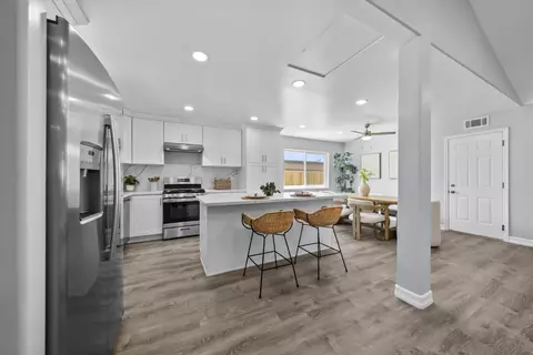 Kitchen - 4105 Alana Cir, Oceanside, CA 92056 photo 2 of 5