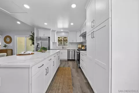 Kitchen - 4105 Alana Cir, Oceanside, CA 92056 photo 4 of 5