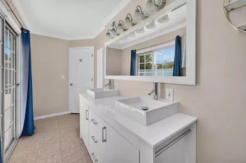 Bath - 8538 Rosada Way, El Cajon, CA 92021 photo 2 of 3