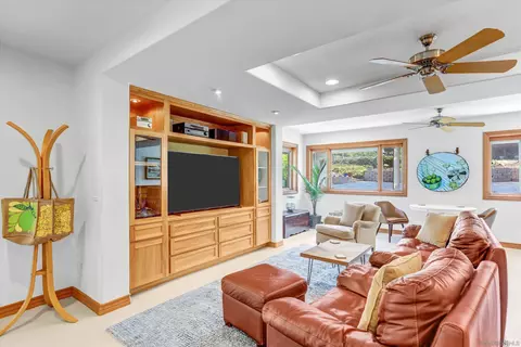 Living - 9460 Haley Ln, La Mesa, CA 91941 photo 5 of 5