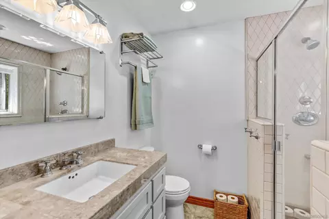 Bath - 9460 Haley Ln, La Mesa, CA 91941 photo 3 of 3