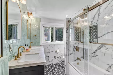 Bath - 9460 Haley Ln, La Mesa, CA 91941 photo 1 of 3