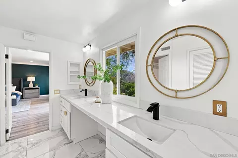 Bath - 3425 Purer Rd, Escondido, CA 92029 photo 2 of 10