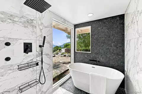 Bath - 3425 Purer Rd, Escondido, CA 92029 photo 3 of 10