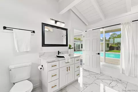 Bath - 3425 Purer Rd, Escondido, CA 92029 photo 7 of 10