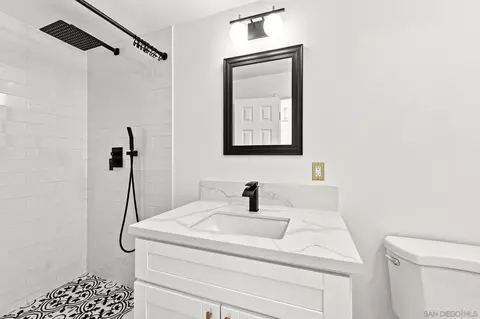 Bath - 3425 Purer Rd, Escondido, CA 92029 photo 10 of 10