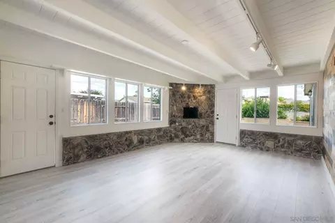 Living - 13239 Ann O Reno Ln, Poway, CA 92064 photo 9 of 11