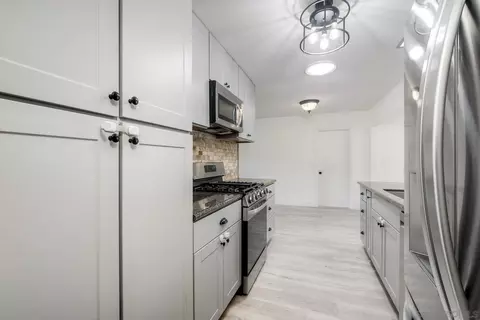 Kitchen - 13239 Ann O Reno Ln, Poway, CA 92064 photo 3 of 5