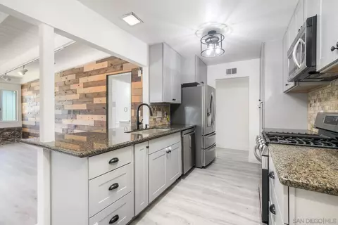 Kitchen - 13239 Ann O Reno Ln, Poway, CA 92064 photo 4 of 5