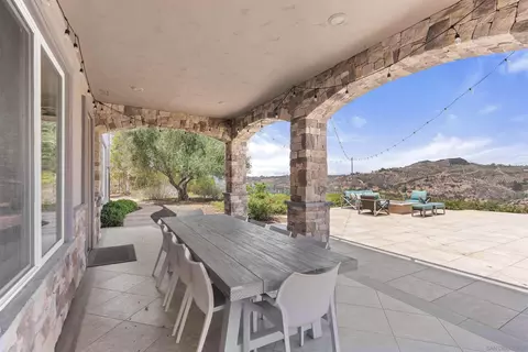 Exterior - 7295 Eagle Mountain Rd, Bonsall, CA 92003 photo 6 of 11