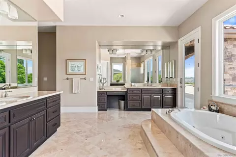 Bath - 7295 Eagle Mountain Rd, Bonsall, CA 92003 photo 2 of 5