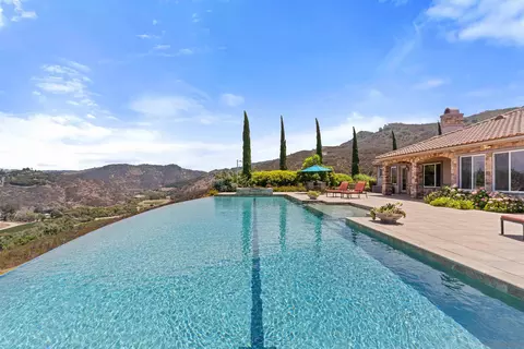 Exterior - 7295 Eagle Mountain Rd, Bonsall, CA 92003 photo 2 of 11
