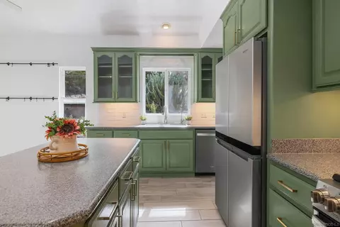 Kitchen - 22170 N Burma Rd, Ramona, CA 92065 photo 6 of 9
