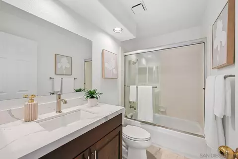 Bath - 12893 Palisades Ct, Poway, CA 92064 photo 5 of 6
