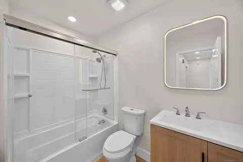 Bath - 8318 Panorama Ridge Ct, Spring Valley, CA 91977 photo 3 of 3