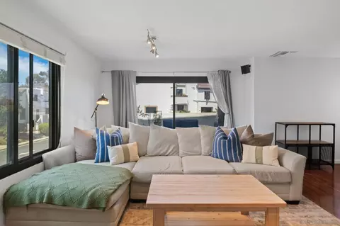 2287 Caminito Pasada #101, San Diego, CA 92107