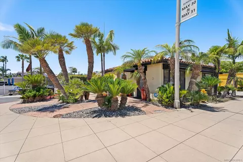 Exterior - 405 N Hwy 101, Solana Beach, CA 92075 photo 4 of 5