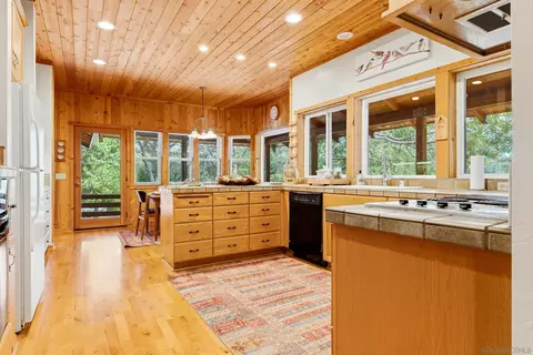Kitchen - 4518 Pine Ridge Ave, Julian, CA 92036 photo 1 of 3