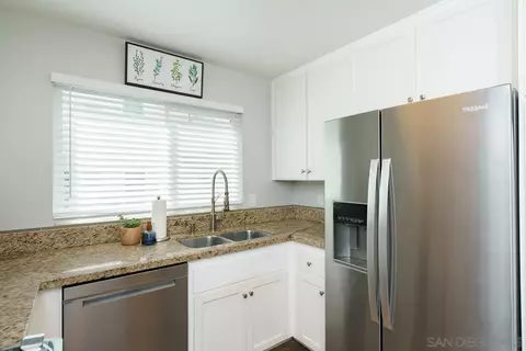 Kitchen - 10760 N Magnolia Ave #B7, Santee, CA 92071 photo 2 of 2