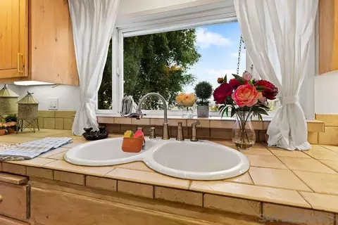 Kitchen - 720 Sky Mountain Ln, Alpine, CA 91901 photo 6 of 6