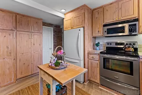 Kitchen - 720 Sky Mountain Ln, Alpine, CA 91901 photo 4 of 6