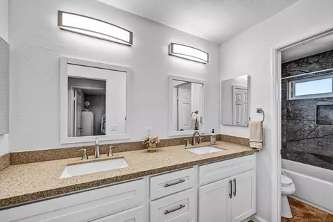 Bath - 731 Inspiration, Escondido, CA 92025 photo 3 of 4