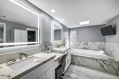 Bath - 731 Inspiration, Escondido, CA 92025 photo 1 of 4