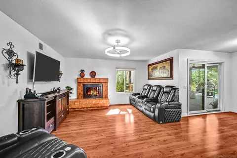 Living - 731 Inspiration, Escondido, CA 92025 photo 4 of 5