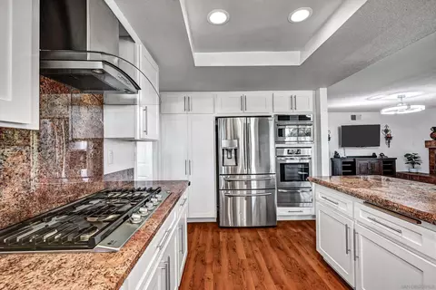 Kitchen - 731 Inspiration, Escondido, CA 92025 photo 3 of 6