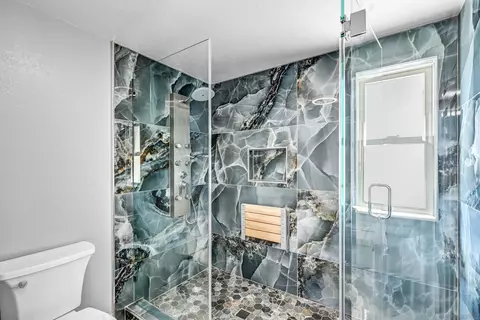 Bath - 731 Inspiration, Escondido, CA 92025 photo 2 of 4