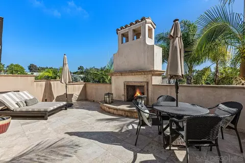 Exterior - 1299 Urania Ave, Encinitas, CA 92024 photo 5 of 12