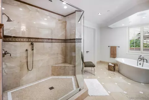 Bath - 1299 Urania Ave, Encinitas, CA 92024 photo 5 of 6