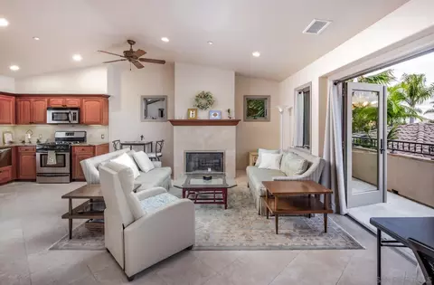 Living - 1299 Urania Ave, Encinitas, CA 92024 photo 7 of 7