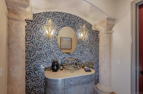Bath - 1299 Urania Ave, Encinitas, CA 92024 photo 1 of 6