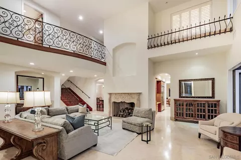 Living - 1299 Urania Ave, Encinitas, CA 92024 photo 3 of 7